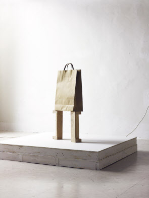 정희승, Monument 2009 Archival pigment print 128 x 96 cm [하이트문화재단 제공]
