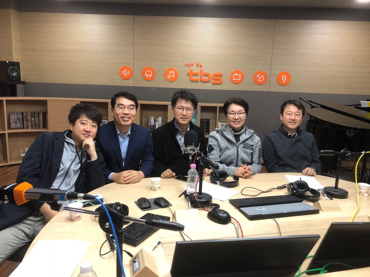 양기대 광명시장 페이스북 캡처.(왼쪽에서 두번째)