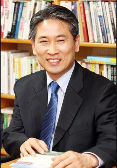 최진 대통령리더십연구원장.
