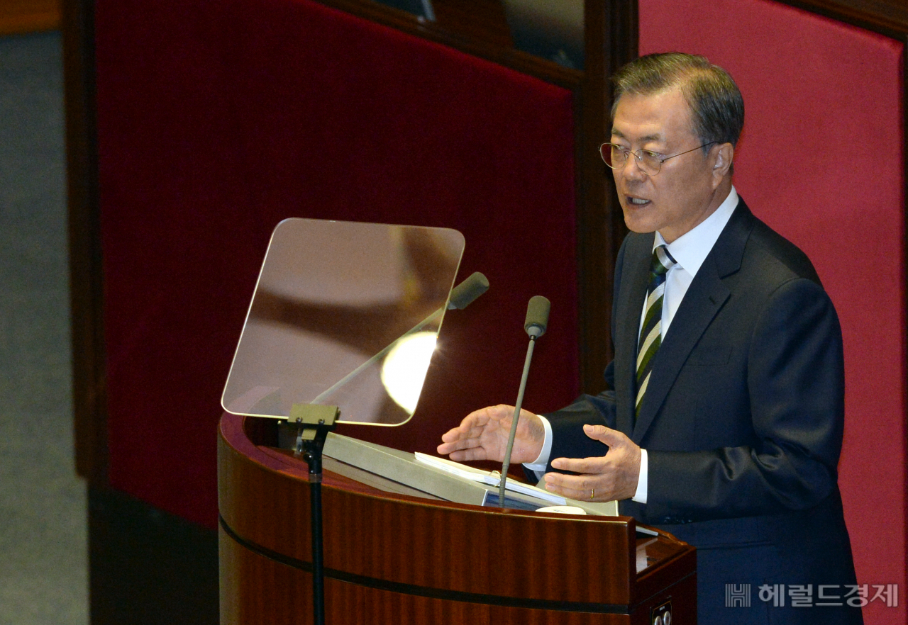 문재인 대통령이 22일 오전 서울 여의도 국회 본회의장에서 내년도(2020년) 예산안에 대한 시정연설을 하고 있다. 이상섭 기자/ babtong@heraldcorp.com