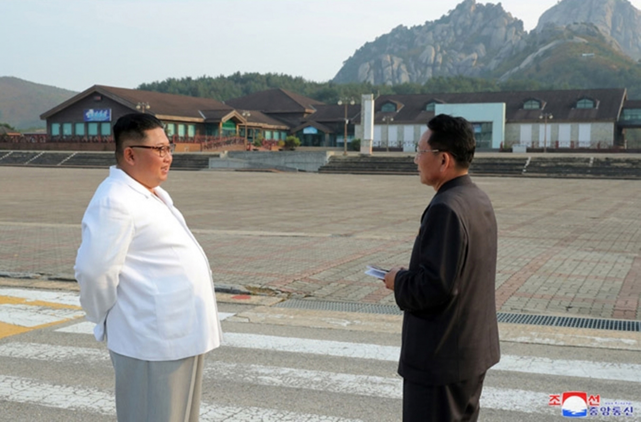 김정은 북한 국무위원장이 금강산관광지구를 현지지도하고 금강산에 설치된 남측 시설 철거를 지시했다고 조선중앙통신이 23일 보도했다. 조선중앙통신이 공개한 금강산관광지구 사진. 연합뉴스