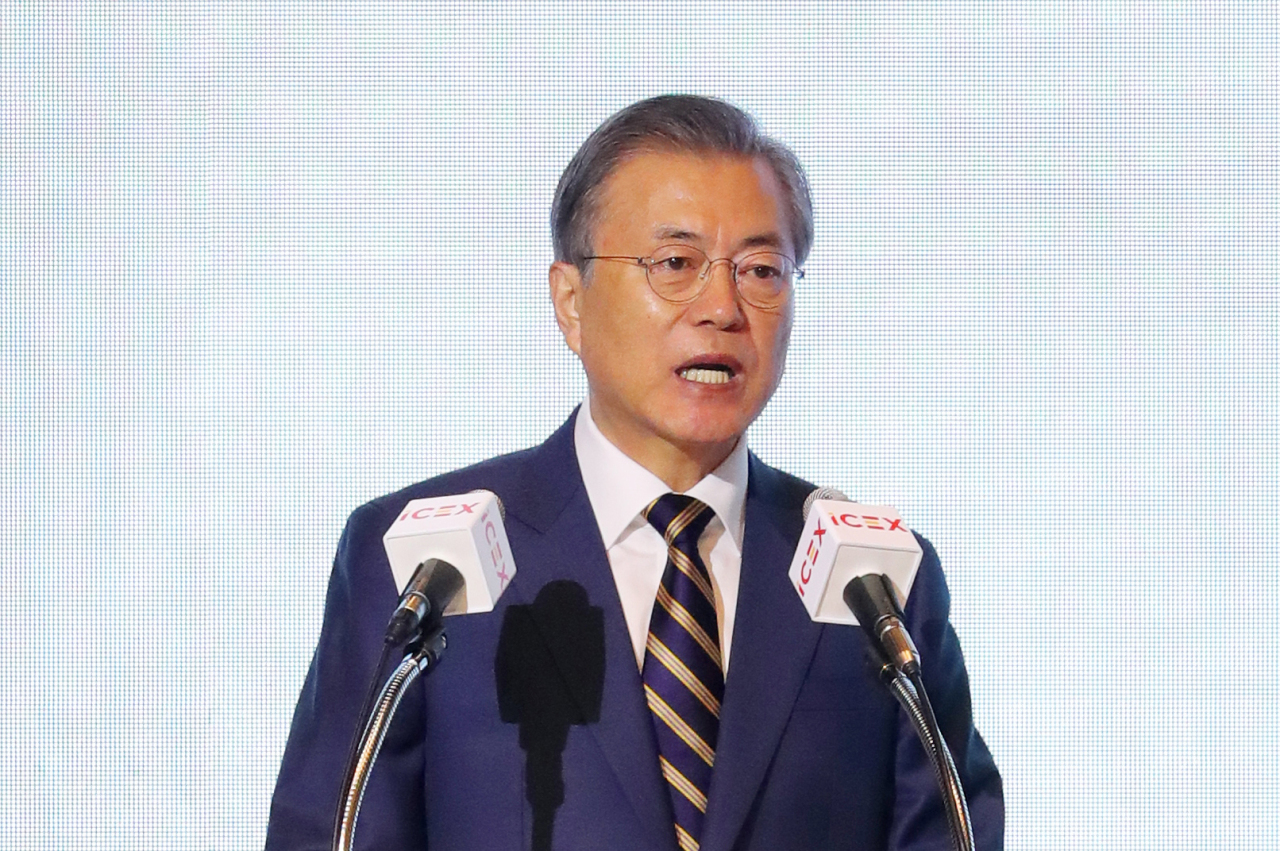 President Moon Jae-in speaks at the Korea-Spain business forum in Seoul on Thursday. Yonhap