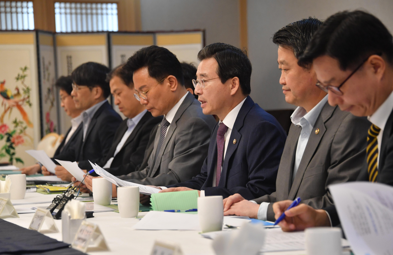 김용범 기획재정부 1차관이 25일 광화문 정부서울청사에서 ‘제11차 혁신성장 전략점검회의’를 주재 모두발언을 하고 있다. [기획재정부 제공]
