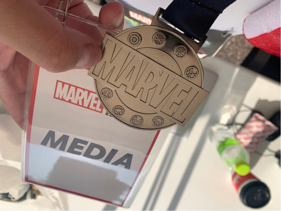마블런 2019 서울 마라톤 10km 코스를 완주하고 받은 기자의 메달 [사진=박상현 기자]