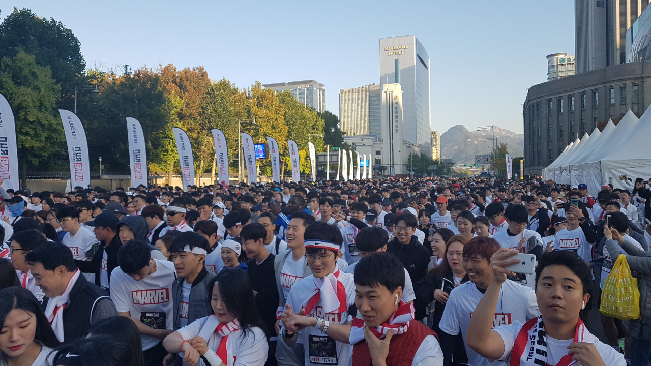 마블런 2019 서울 대회 10km 서울광장 코스에서 선수들이 출발하는 모습. 최원혁 기자/choigo@