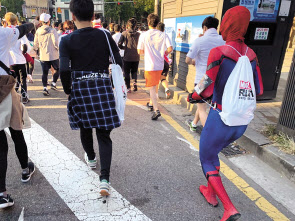 마블런 2019 서울 마라톤 10km 코스 중 포토부스에서 참가자들이 사진을 찍고 있다. 박상현 기자/pooh@