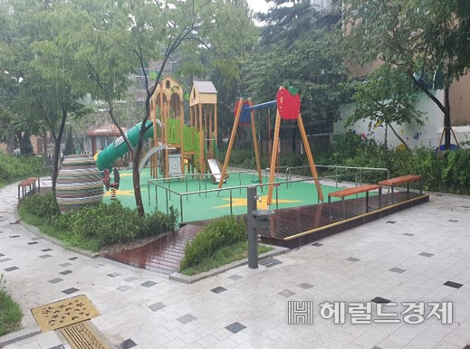 범죄없는 공원 조성 이후 샛별어린이공원의 모습. [중랑구 제공]