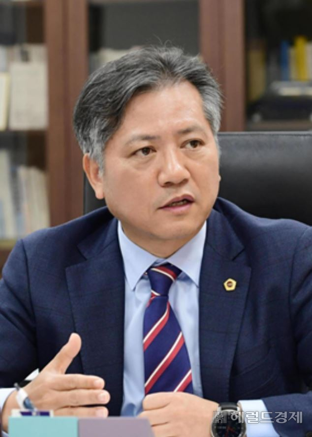 신원철 서울시의회 의장