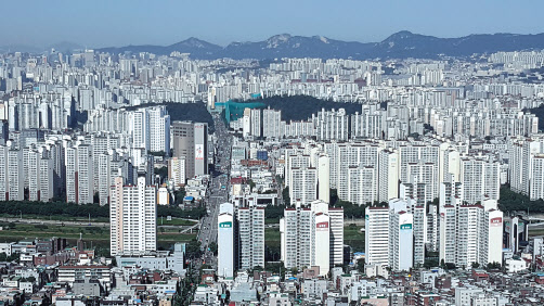 서울 집값 전망이 작년 9월 이후 가장 낙관적으로 나타났다. 오를 것으로 보는 사람들이 작년 9·13 부동산 대책 이전 수준으로 많아졌다.[헤럴드경제DB]
