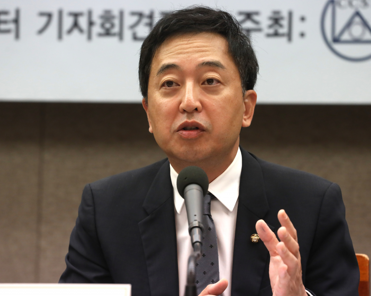 21일 오후 서울 프레스센터에서 열린 바른사회운동연합과 한반도선진화재단 주최 '검찰개혁, 어떻게 할 것인가?'토론회에서 더불어민주당 금태섭 의원이 발언하고 있다. 연합뉴스