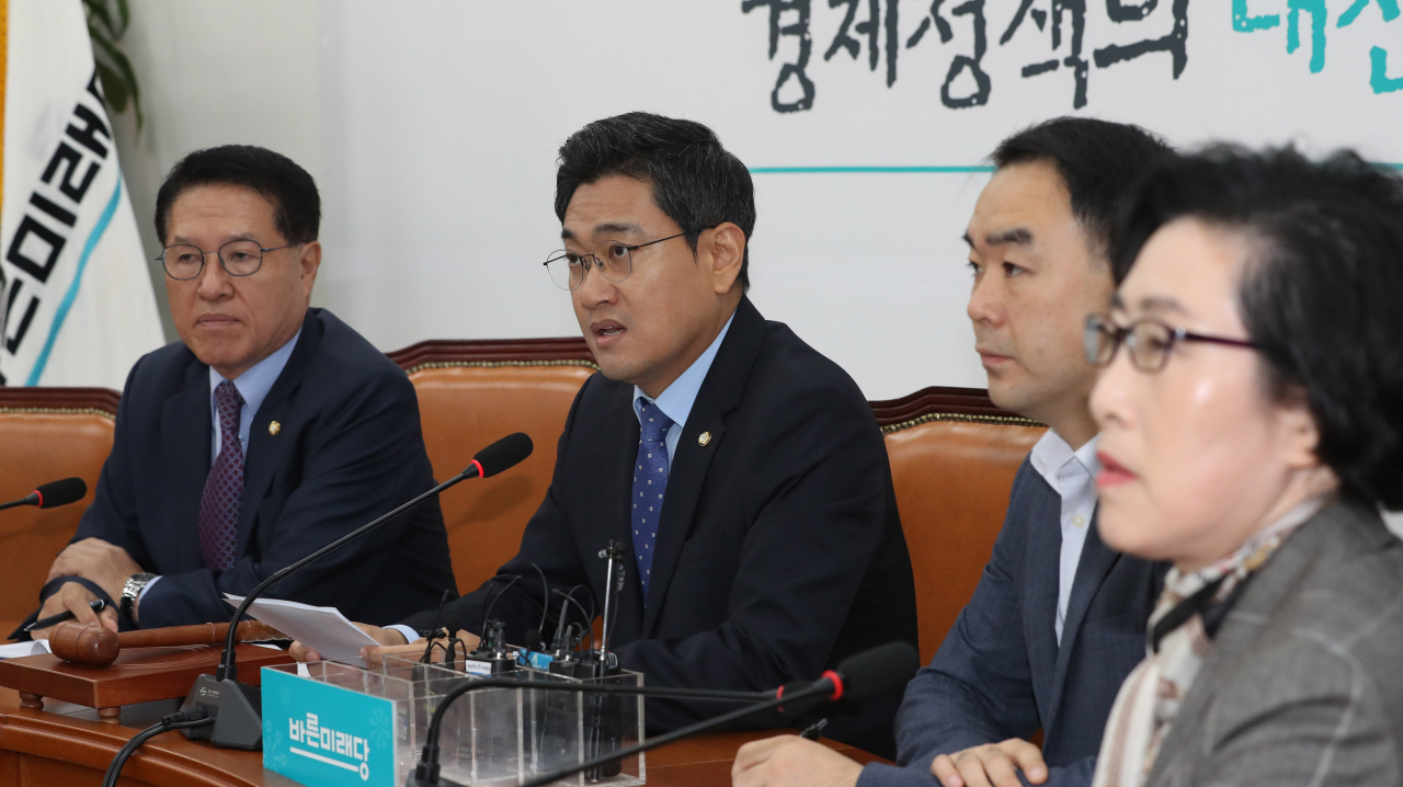오신환 바른미래당 원내대표가 5일 오전 국회에서 열린 원내대책회의에서 발언하고 있다. [연합]