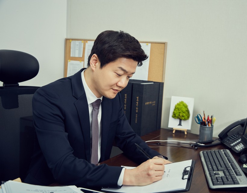 도산전문변호사 “법인회생이 기업 대표자에게 주는 영향”