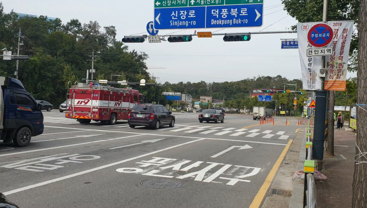 덕풍파출소 앞 교차로. [하남시]