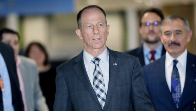David Stilwell(center), US assistant secretary of state for East Asian and Pacific. (Yonhap)