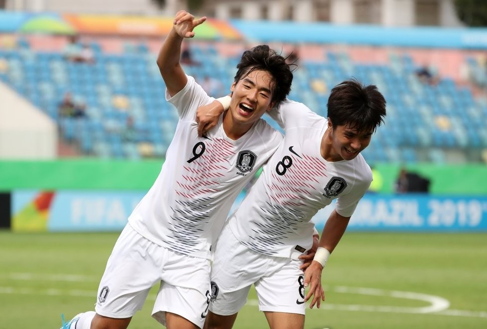 5일 오후(현지시간) 브라질 에스타지우 올림피쿠 고이아니아 경기장에서 열린 'FIFA U-17 월드컵' 대한민국 대 앙골라 16강전. 최민서가 선제골을 넣은 후 환호하고 있다. [연합]