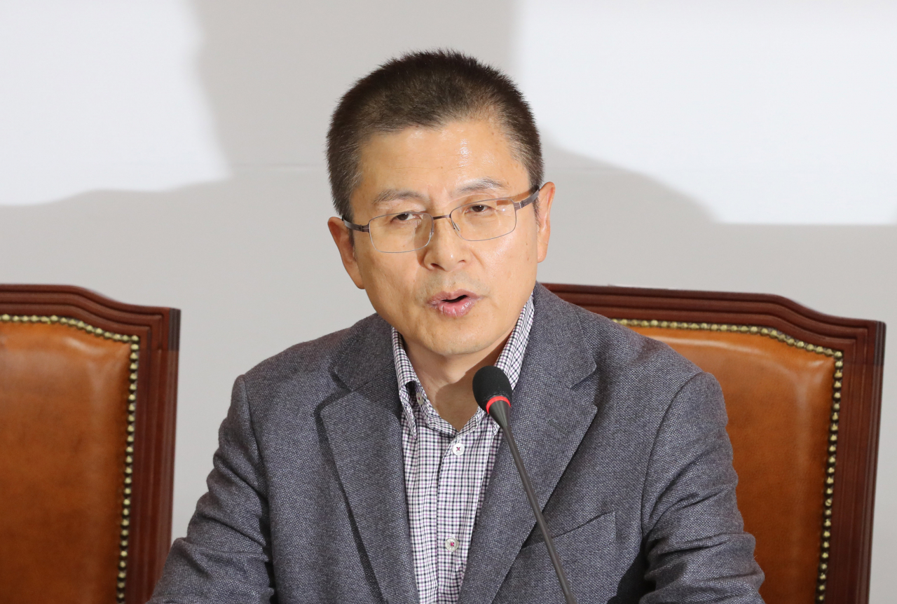 황교안 자유한국당 대표가 4일 오후 국회에서 열린 총선기획단 1차회의에서 발언하고 있다. [연합]