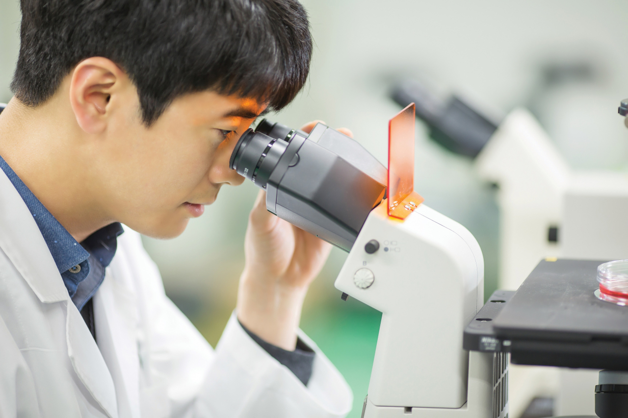 올들어 연구개발 투자를 크게 늘린 유한양행 신약개발 연구진