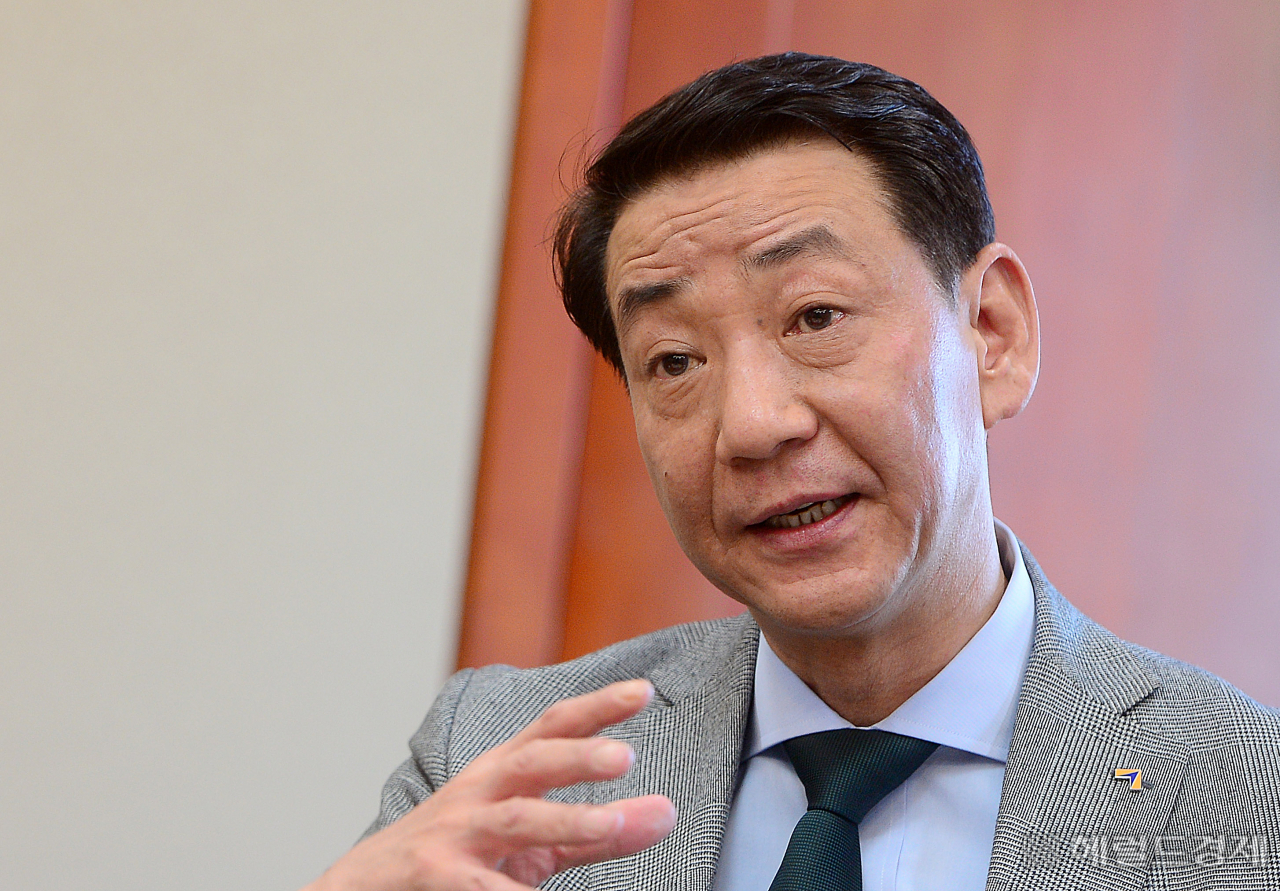 6일 서울 방배경찰서는 권용원 한국금융투자협회장의 변사 사건이 관내에 접수돼 내용을 확인 중이라고 밝혔다. 생전의 권 회장 모습. 이상섭 기자/babtong@heraldcorp.com