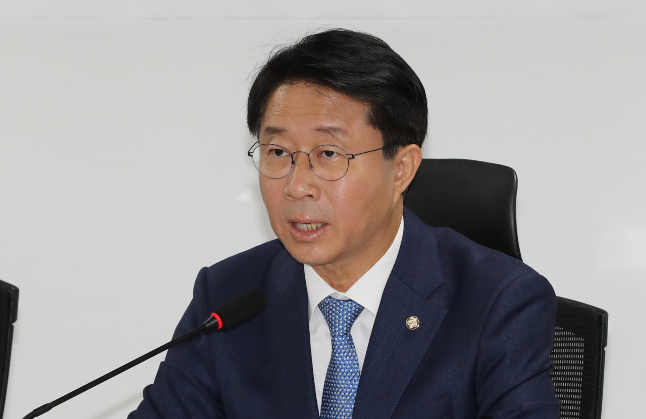 더불어민주당 조정식 정책위의장이 7일 오전 국회 의원회관에서 열린 2019 제3차 당정 확대 재정관리 점검회의에서 발언하고 있다. 연합뉴스