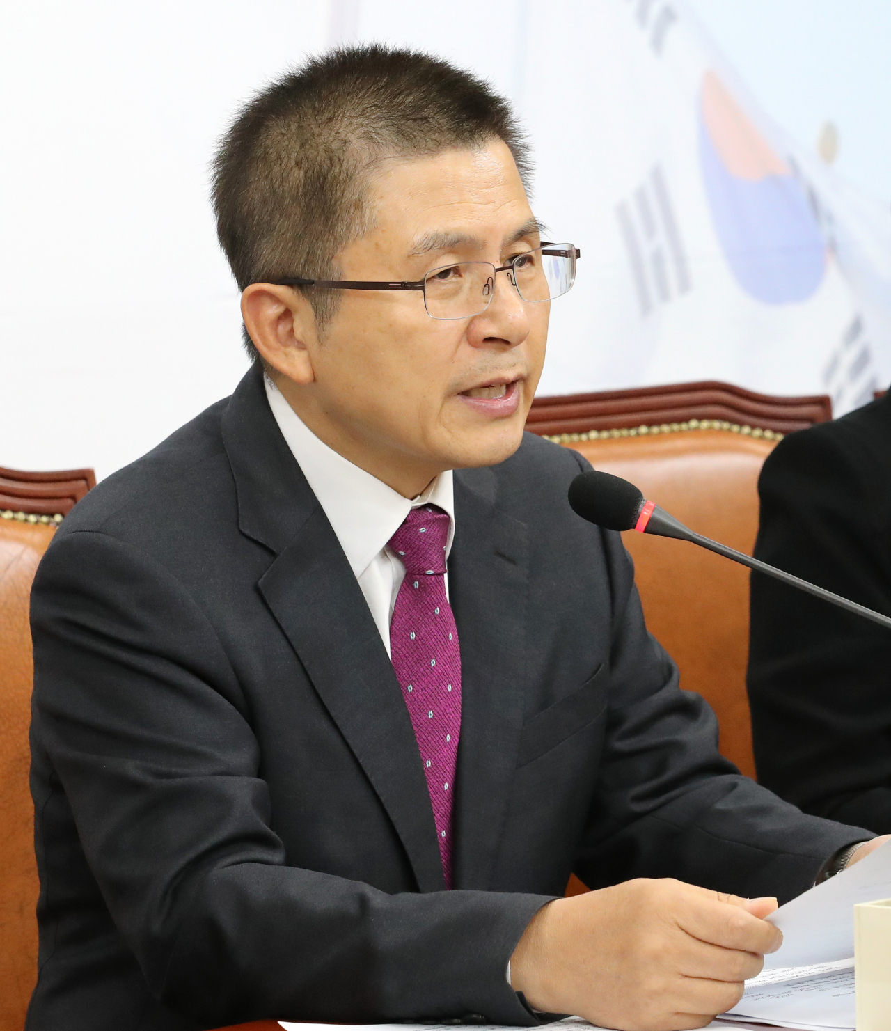 황교안 자유한국당 대표가 7일 오전 국회에서 열린 최고위원회의에서 발언하고 있다. [연합]