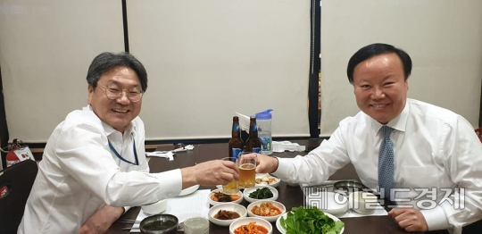 [강기정 청와대 정무수석 페이스북 캡쳐]