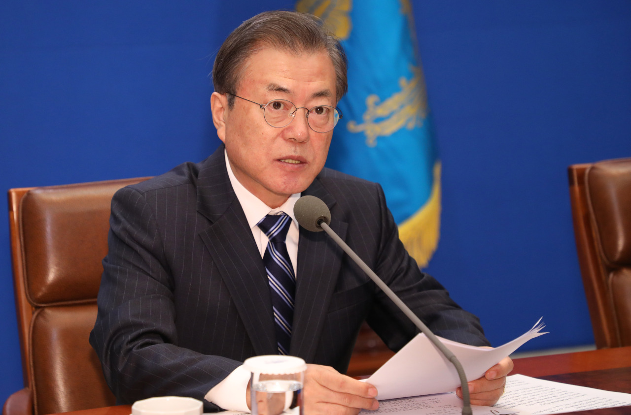 President Moon Jae-in speaks at the anti-corruption meeting on Friday. Yonhap