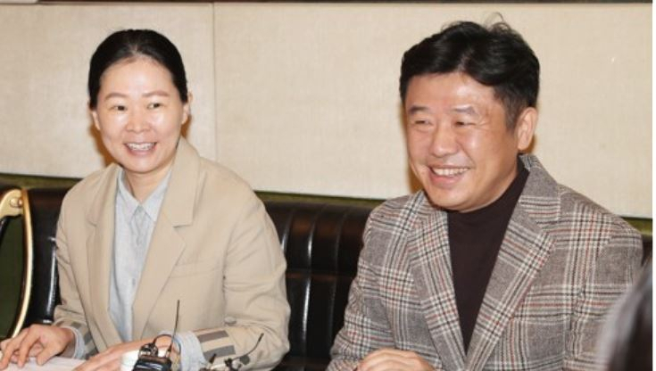 바른미래당 비당권파 유의동(오른쪽), 권은희 '변화와 혁신을 위한 비상행동'(변혁) 신당기획단 공동단장이 10일 서울 여의도의 한 식당에서 열린 기자간담회에서 창당 관련 내용을 설명하고 있다. [연합뉴스]