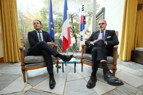 Early adopters, use of English contributed to birth of South Korean IT giants: French digital minister