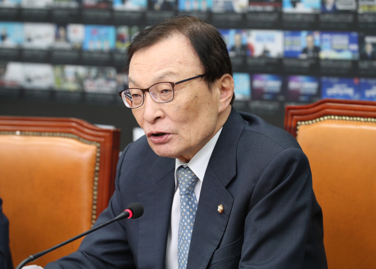 더불어민주당 이해찬 대표가 11일 오전 국회에서 열린 최고위원회의에서 발언하고 있다. 연합뉴스