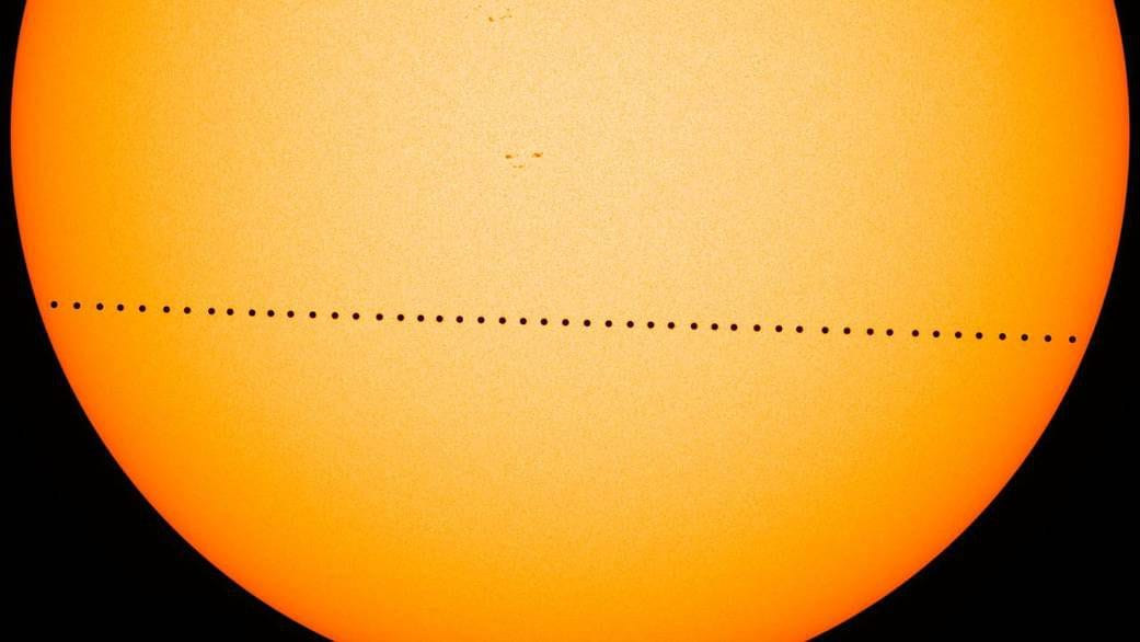 2016년 5월 9일 관측된 수성의 태양 천체면 통과. [NASA-AP]