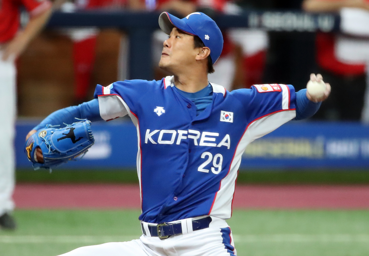 2019 WBSC 프리미어12 예선라운드 C조 한국과 캐나다의 경기에서 선발 역투하는 김광현. [연합]