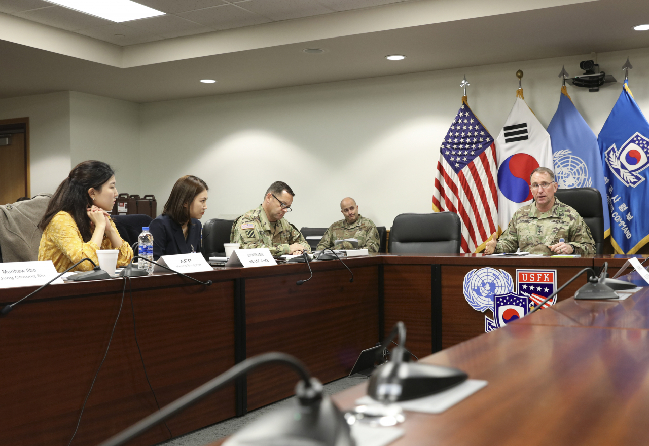 에이브럼스 한미연합사령관의 인터뷰 장면.[사진=한미연합사령부]