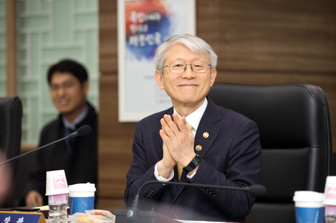 14일 한국연구재단에서 열린 '정부연구개발 지원체계 혁신을 위한 간담회'에서 최기영 과학기술정보통신부 장관이 인사말을 하고 있다.[과기정통부 제공]