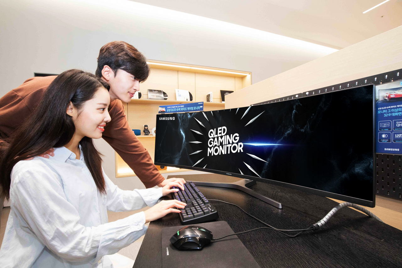 삼성전자 듀얼 QHD 게이밍 모니터 ‘CRG9' 49형. [삼성전자 제공]
