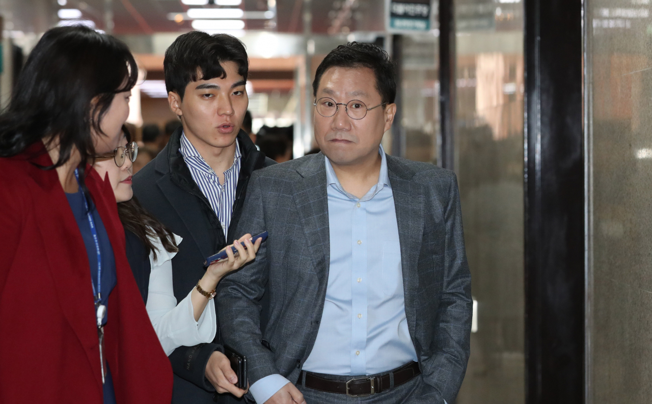 양정철 민주연구원장이 14일 오전 국회에서 열린 총선기획단 회의에 참석하며 기자들의 질문을 받고 있다. 연합뉴스