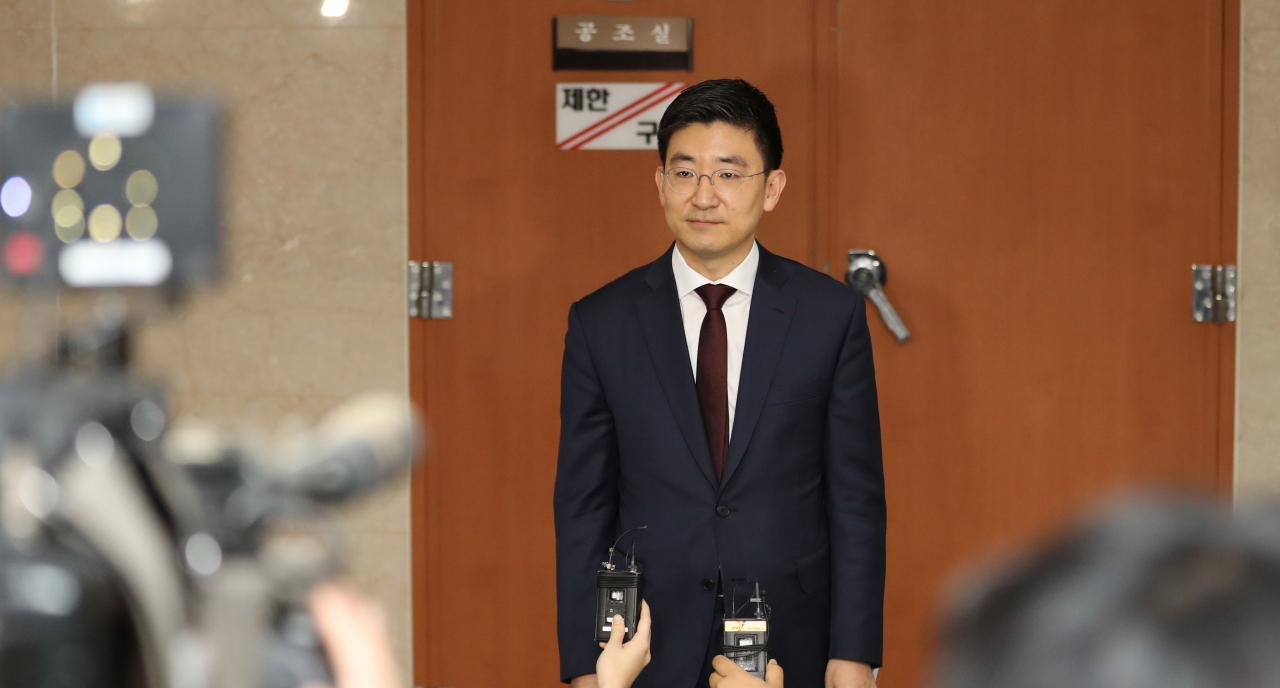 김세연 자유한국당 의원이 지난달 17일 오전 국회 정론관에서 총선 불출마 선언 기자회견을 한 뒤 기자들의 질문을 듣고 있다. [연합]