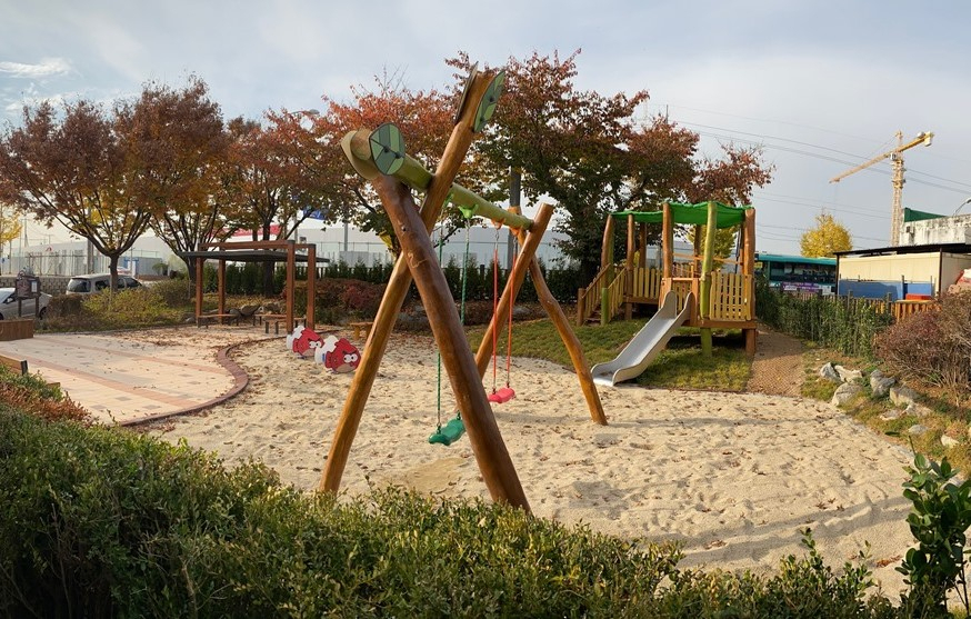 평택시, 아동이 안전한 제1호 공공어린이놀이터 개장했다. [평택시 제공]