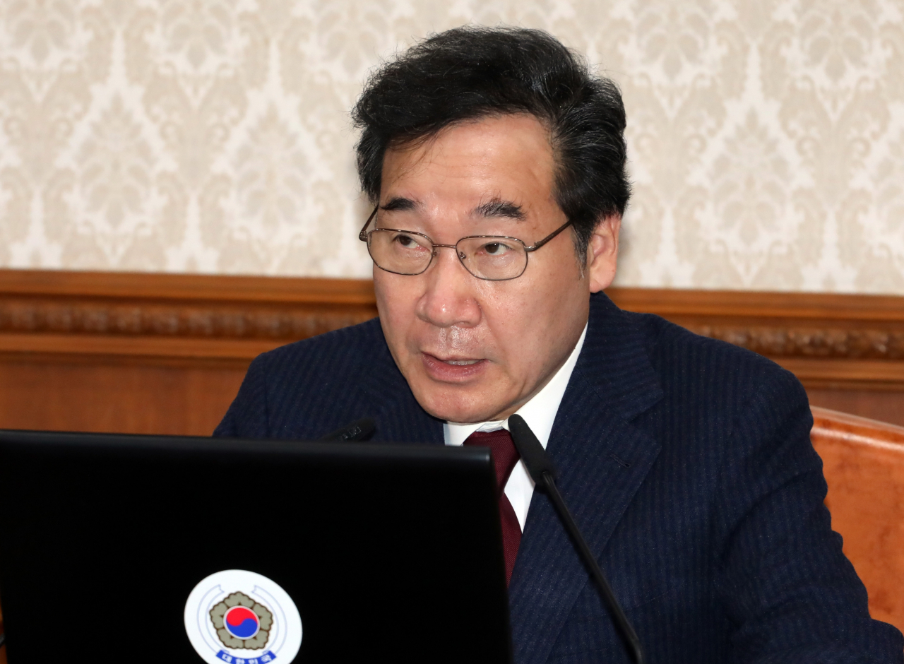 이낙연 국무총리가 19일 정부서울청사에서 열린 국무회의에서 발언하고 있다. ［연합］