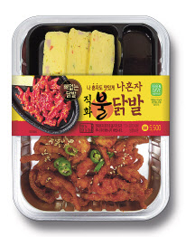 GS25의 나혼자직화불닭발. [GS25 제공]