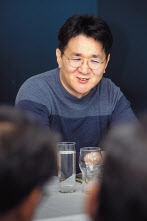 19일(현지시간) 조원태 한진그룹 회장이 미국 뉴욕에서 한국 특파원들과 간담회를 하고 있다. [대한항공 제공]