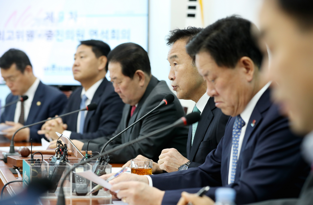 손학규 바른미래당 대표가 20일 오전 서울 여의도 국회에서 열린 최고위원회의 및 제9차 중진의원 연석회의에서 발언하고 있다. [연합]