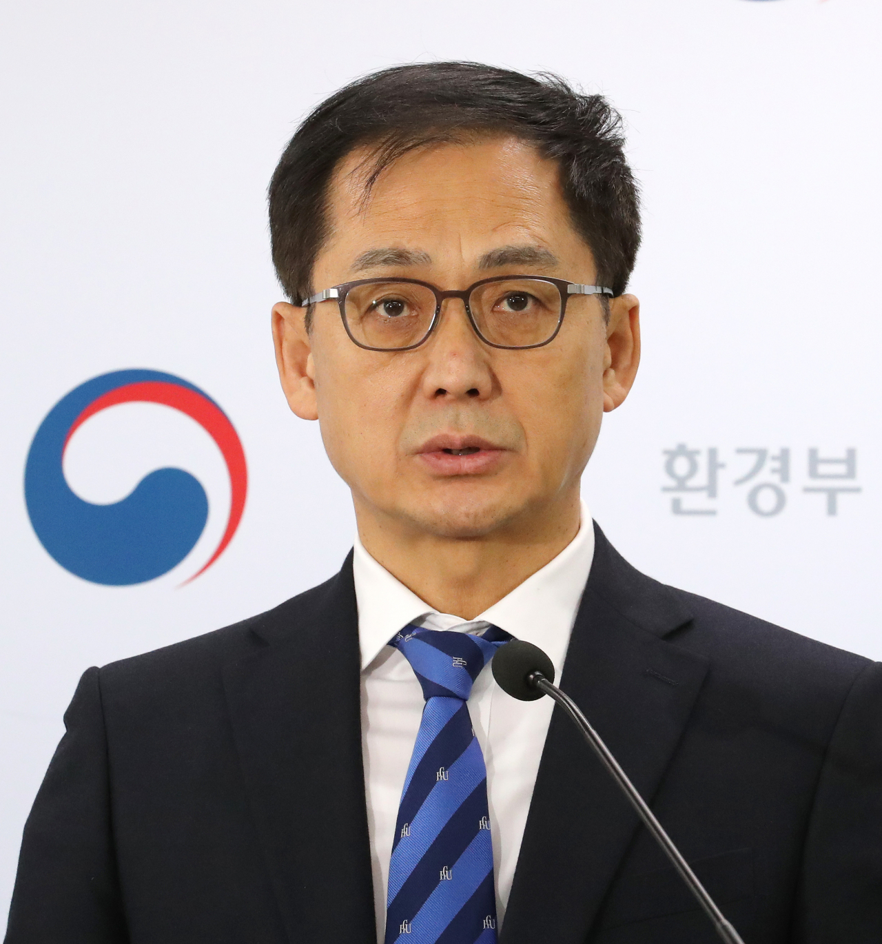 미세먼지 ‘국내 원인 51%’ 첫 보고서…중국 요인 ‘반쪽 공개’ 지적도