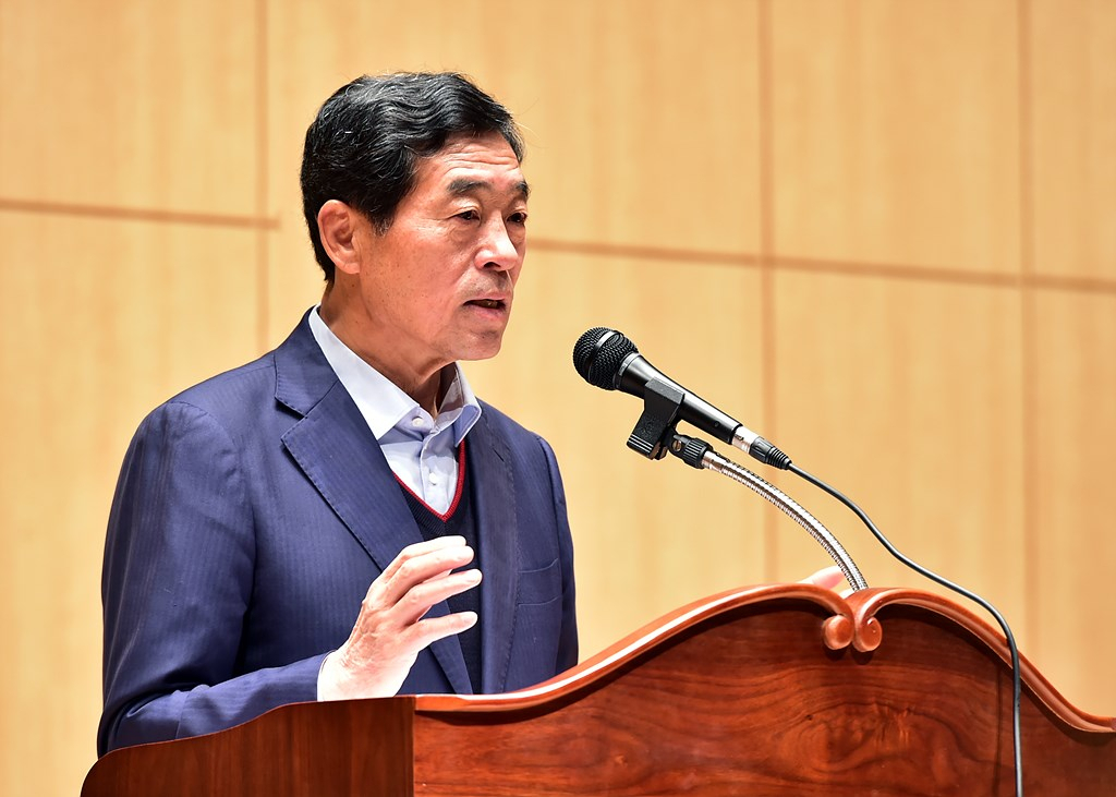 윤화섭 안산시장이 아동복지시설 종사자 교육을 했다. [안산시 제공]
