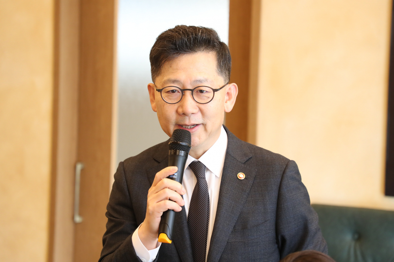 김현수 농림축산식품부 장관이 21일 세종시 한 음식점에서 열린 기자간담회에서 모두발언을 하고 있다. ［농림축산식품부 제공］
