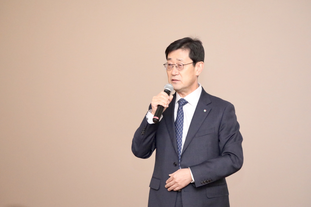 GS건설 우무현 건축·주택부문 사장이 ‘자이 AI 플랫폼’ 공개 행사에서 인사말을 전하고 있다. [GS건설]