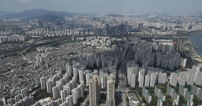 문재인 정부 출범 이후 2년 간 전국 국토의 땅값이 2000조원 이상 오른 것으로 분석됐다. [헤럴드DB]