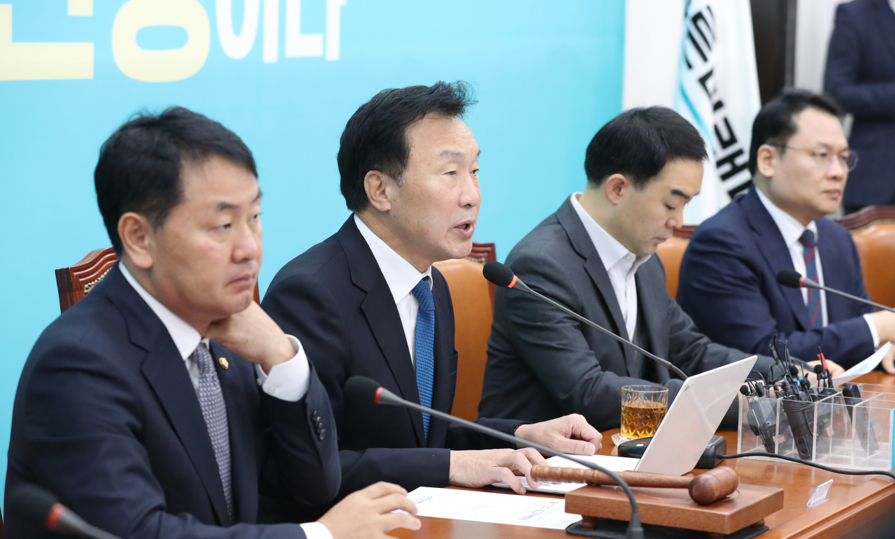 바른미래당 손학규 대표가 25일 오전 서울 여의도 국회에서 열린 최고위원회의에서 발언하고 있다. [연합]