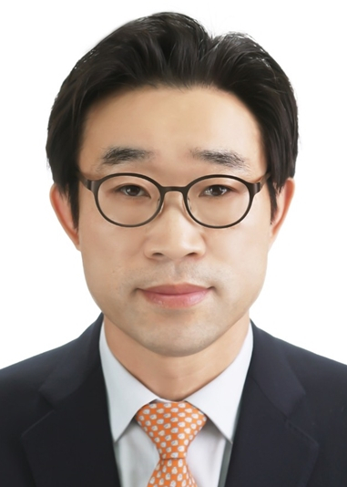 윤기철 리바트 사장
