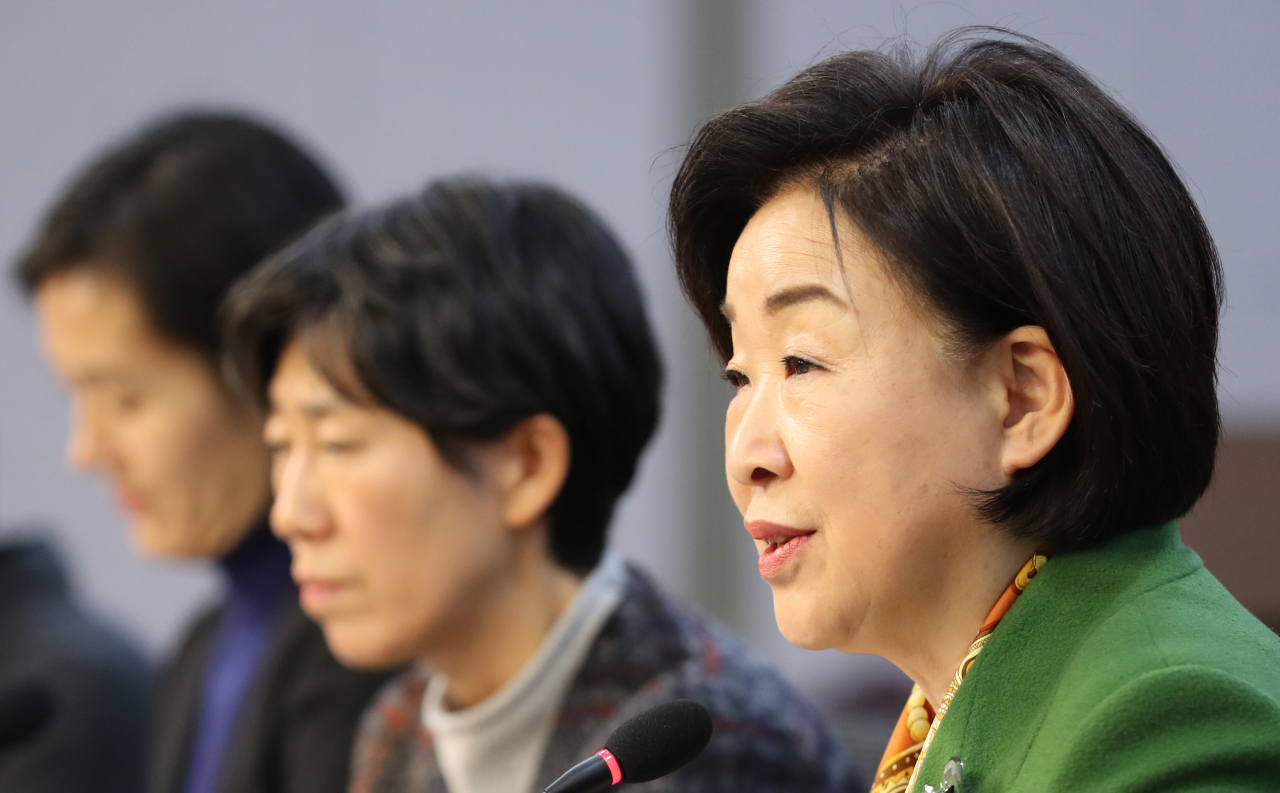 정의당 심상정 대표가 26일 오전 서울 여의도 국회 의원회관에서 정치개혁공동행동과 정의당 주최로 열린 '대한민국 국회, 어떻게 바꿔야 하는가 : 국회개혁 필요성과 대안 모색 토론회'에서 인사말을 하고 있다. [연합]