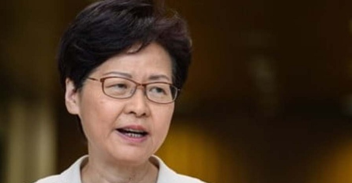 캐리 람〈사진〉 행정장관이 이끄는 홍콩 특별행정구 정부가 6개월 동안 이어진 민주화 요구 시위로 공무원 사회가 동요하자 내부 기강 확립을 내세워 ‘충성 맹세’를 의무화 하는 방안을 검토 중이라고 사우스차이나모닝포스트(SCMP)가 28일 전했다. [연합]
